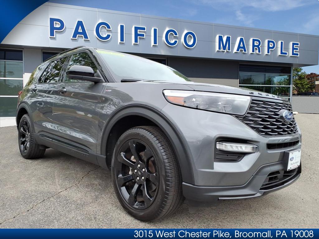 2023 Ford Explorer ST-LINE's photo