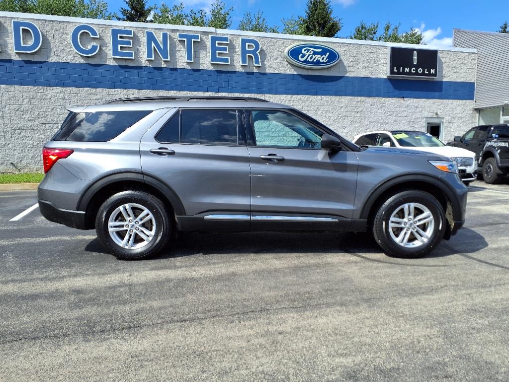 2022 Ford Explorer XLT photo 2