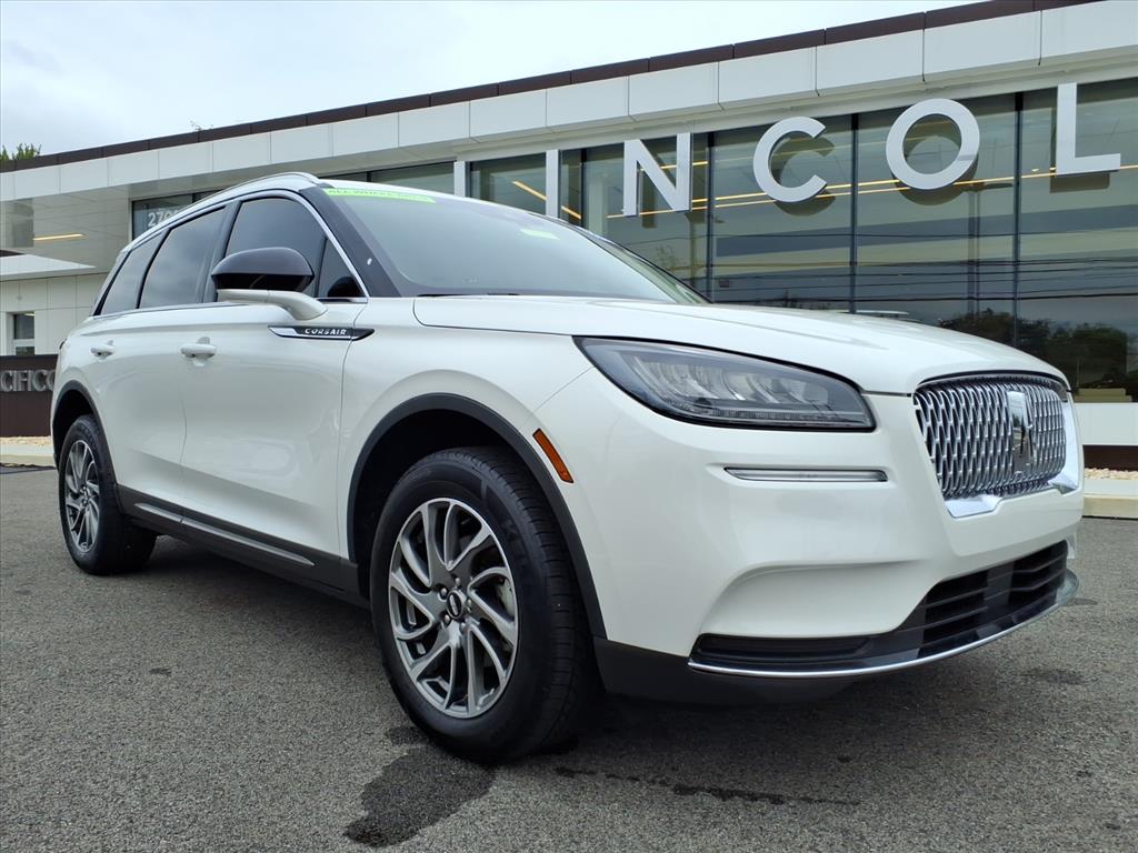 2022 Lincoln Corsair Standard photo 2