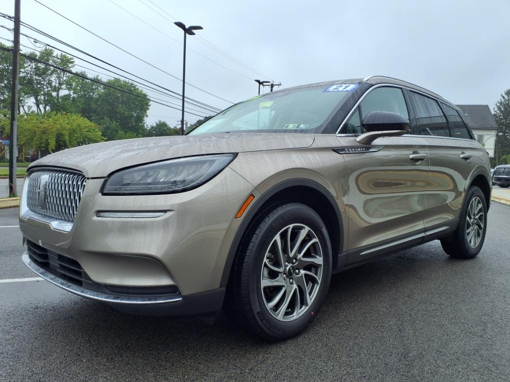 2021 Lincoln Corsair Standard photo 3