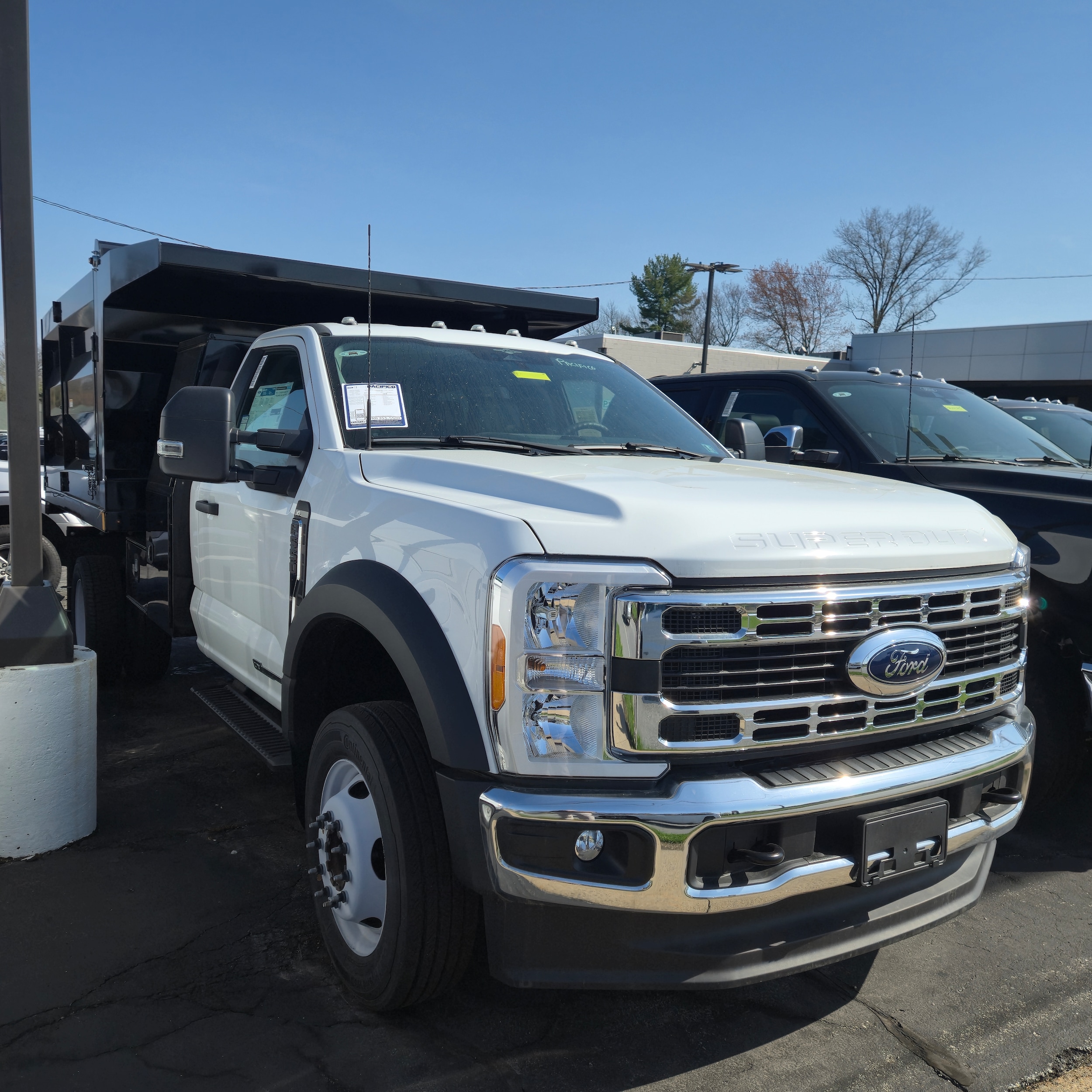 2023 Ford F-550 XL 4x4 Regular Cab 169-In DRW's photo