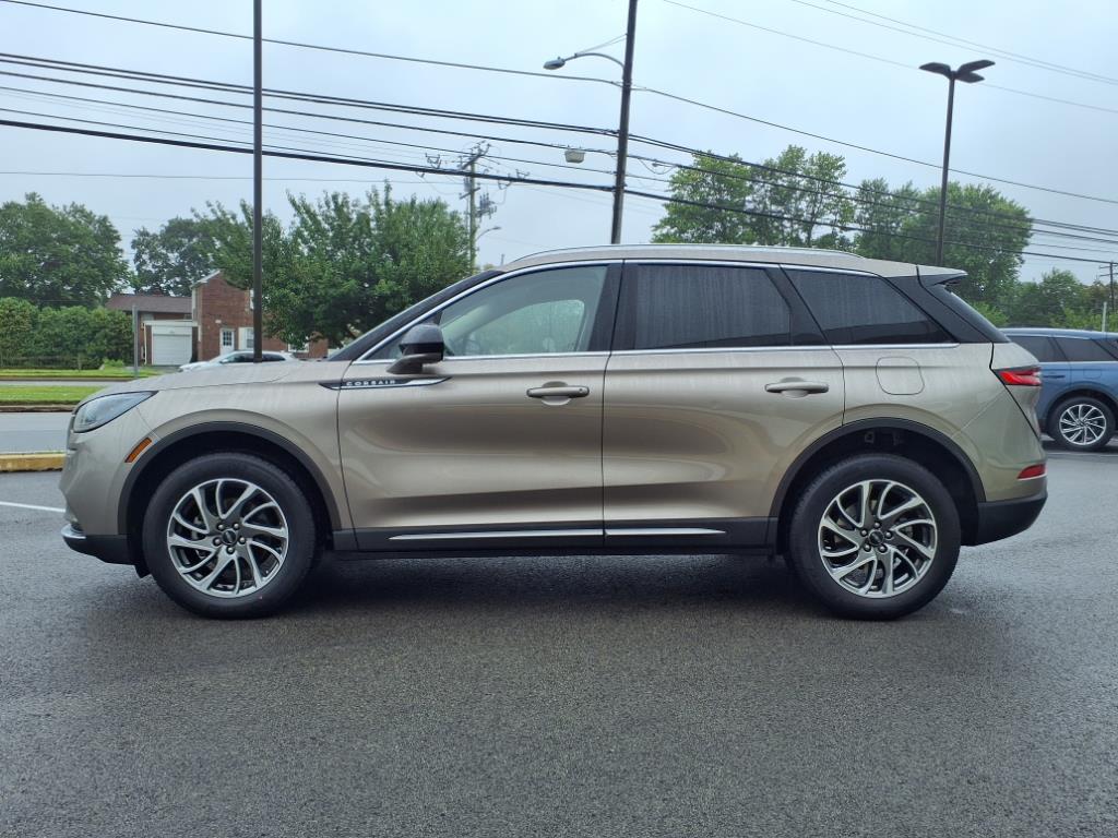 2021 Lincoln Corsair Standard photo 4