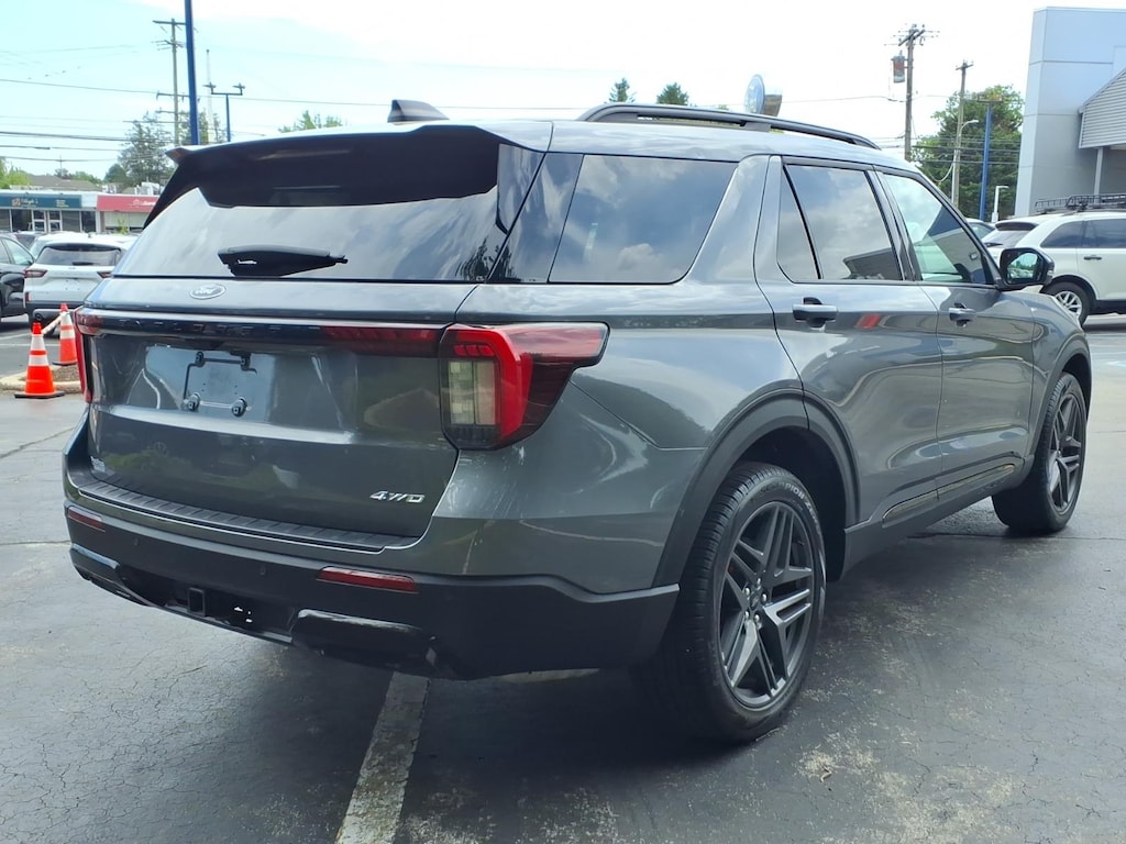 Certified 2025 Ford Explorer ST-Line SUV