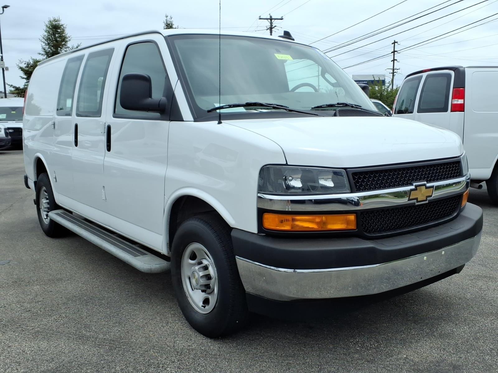 2024 Chevrolet Express 2500 Work Van HD's photo