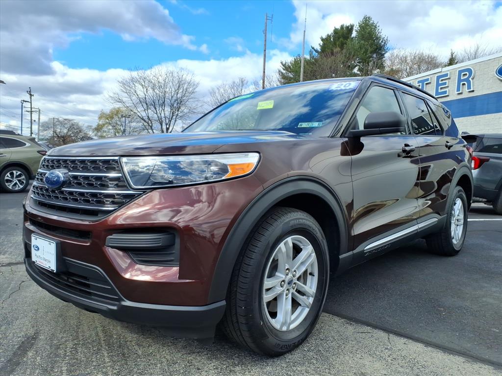 2020 Ford Explorer XLT photo 2