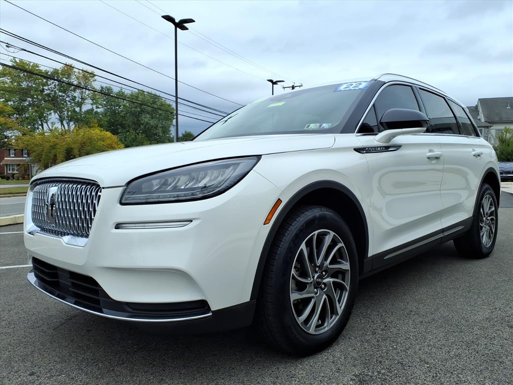 2022 Lincoln Corsair Standard photo 4