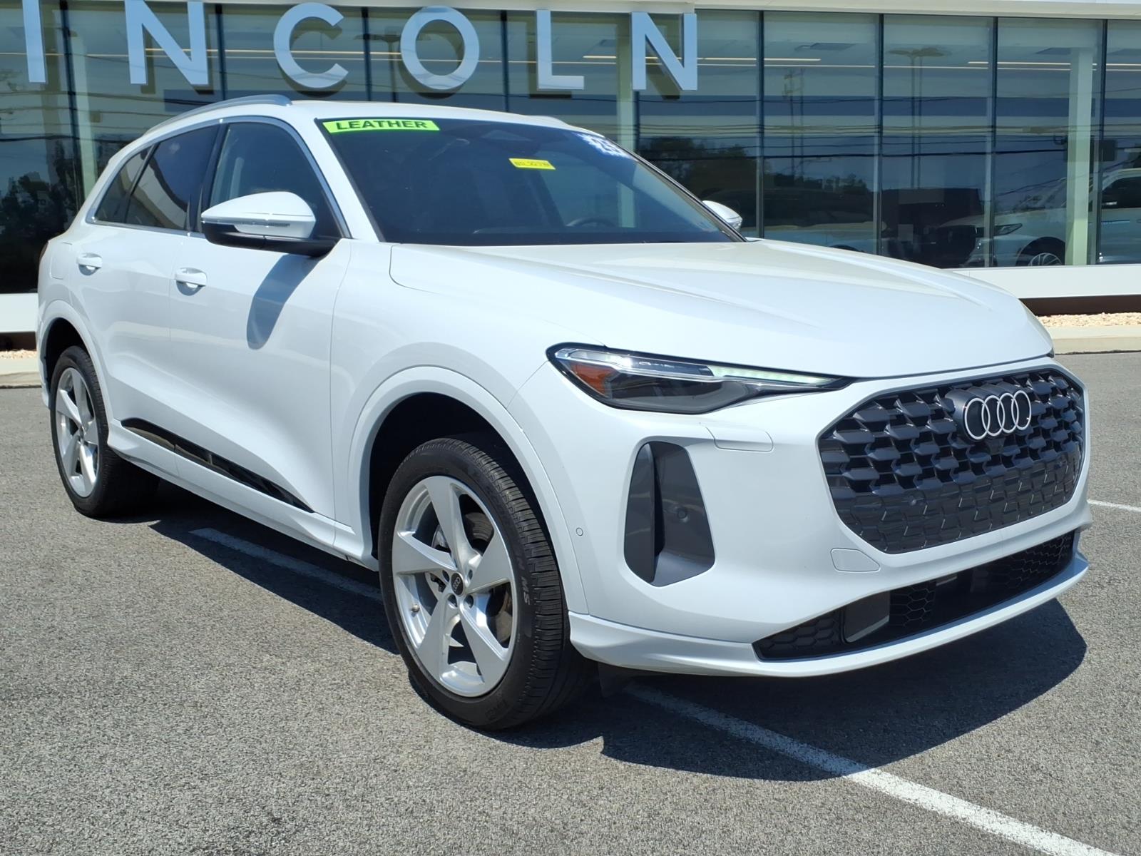 2025 Audi Q5 40 Premium Plus's photo
