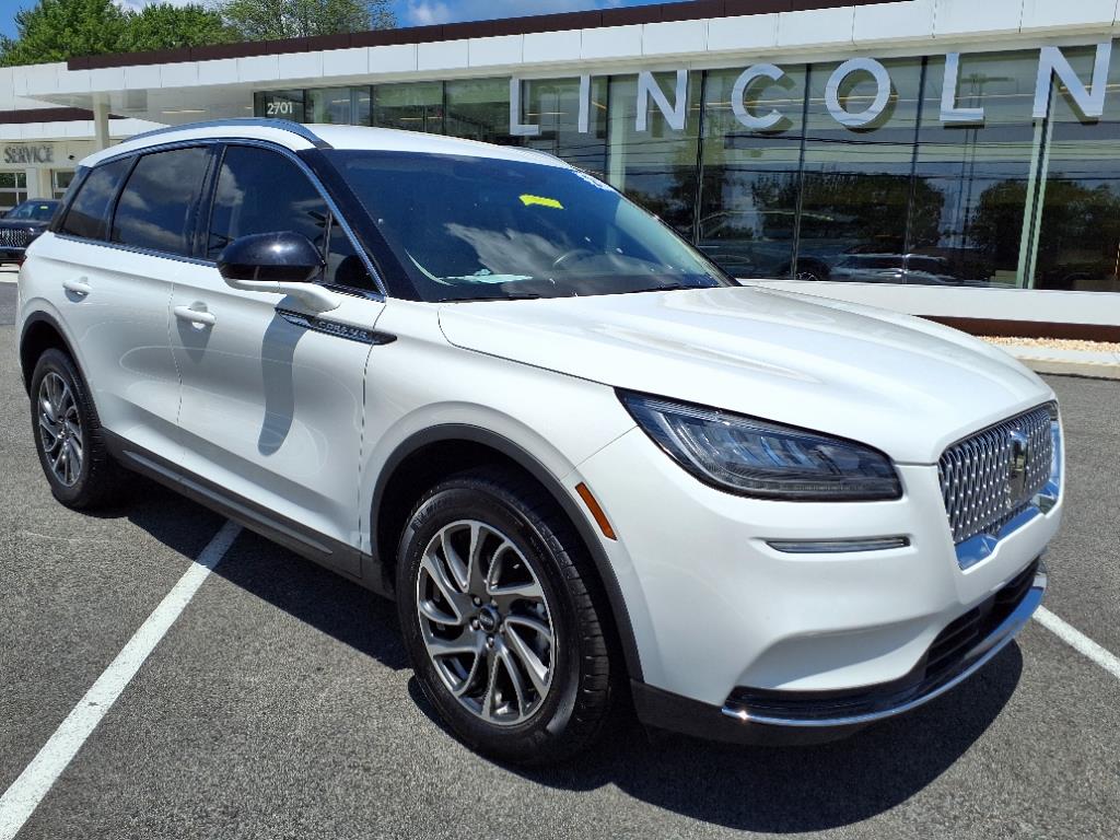 2021 Lincoln Corsair Standard photo 2