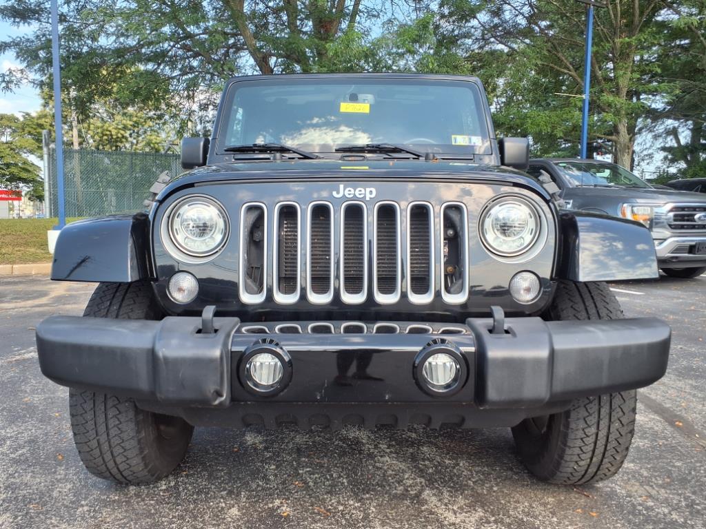 2018 Jeep Wrangler Unlimited Sahara photo 2