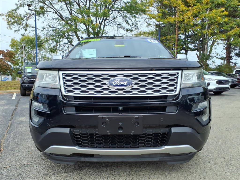 2016 Ford Explorer Platinum photo 2