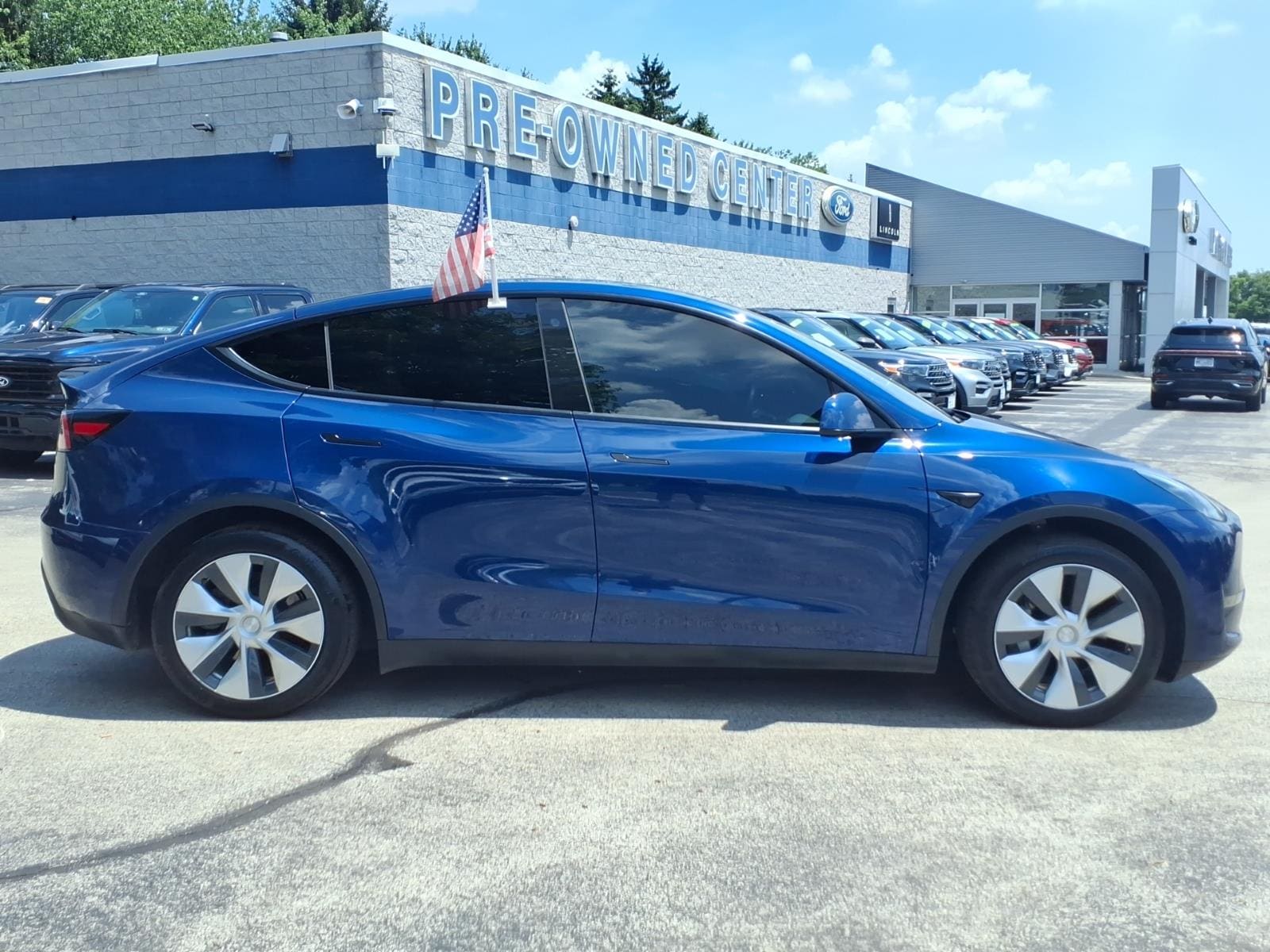 Used 2021 Tesla Model Y Long Range with VIN 5YJYGDEEXMF083034 for sale in Broomall, PA