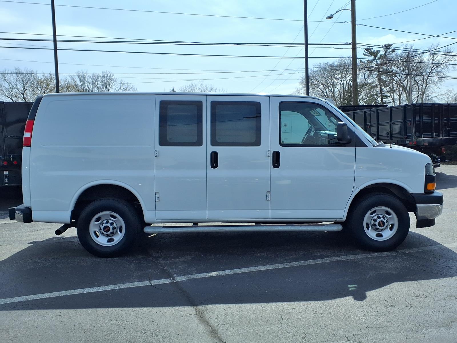 View vehicle photo 2
