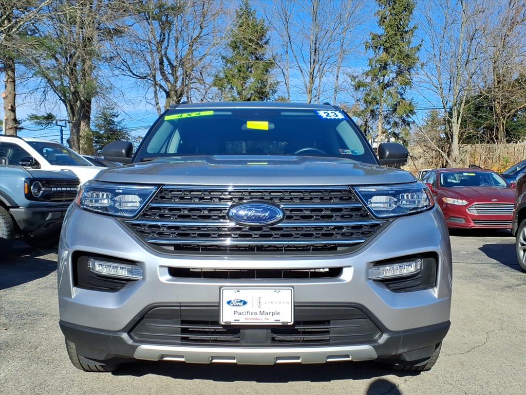 2023 Ford Explorer XLT photo 2
