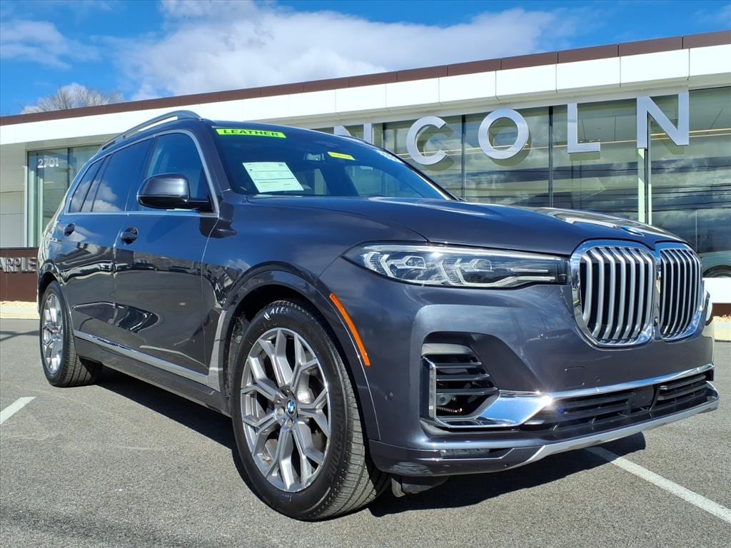 2019 BMW X7 50i's photo
