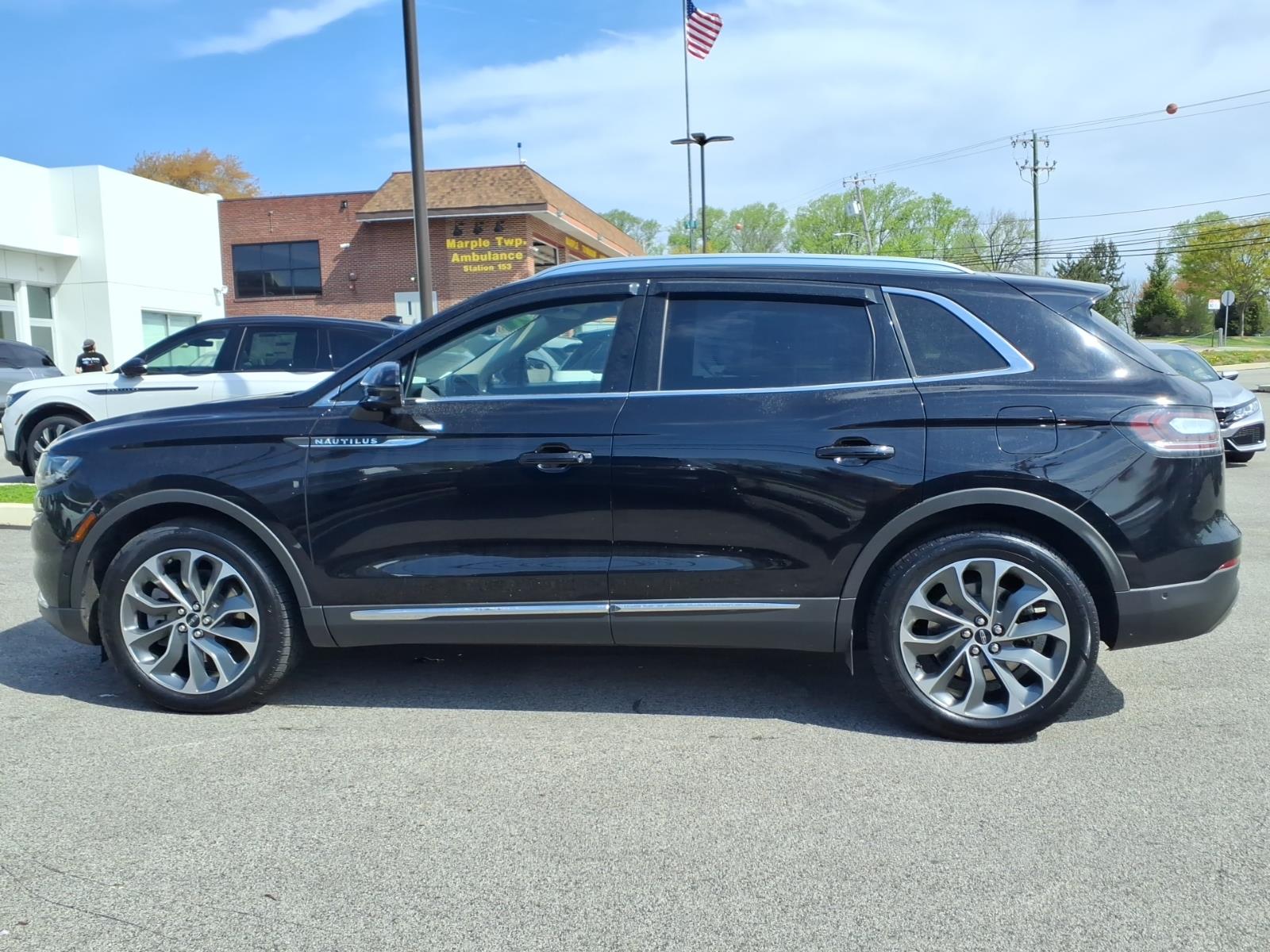 View vehicle photo 6