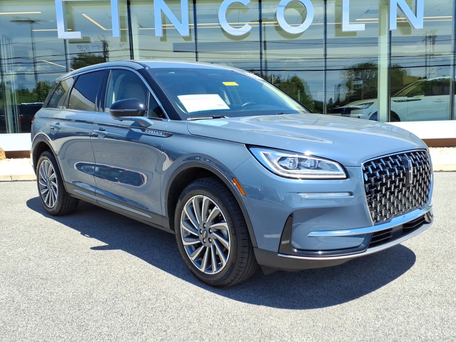 2025 Lincoln Corsair Reserve AWD's photo