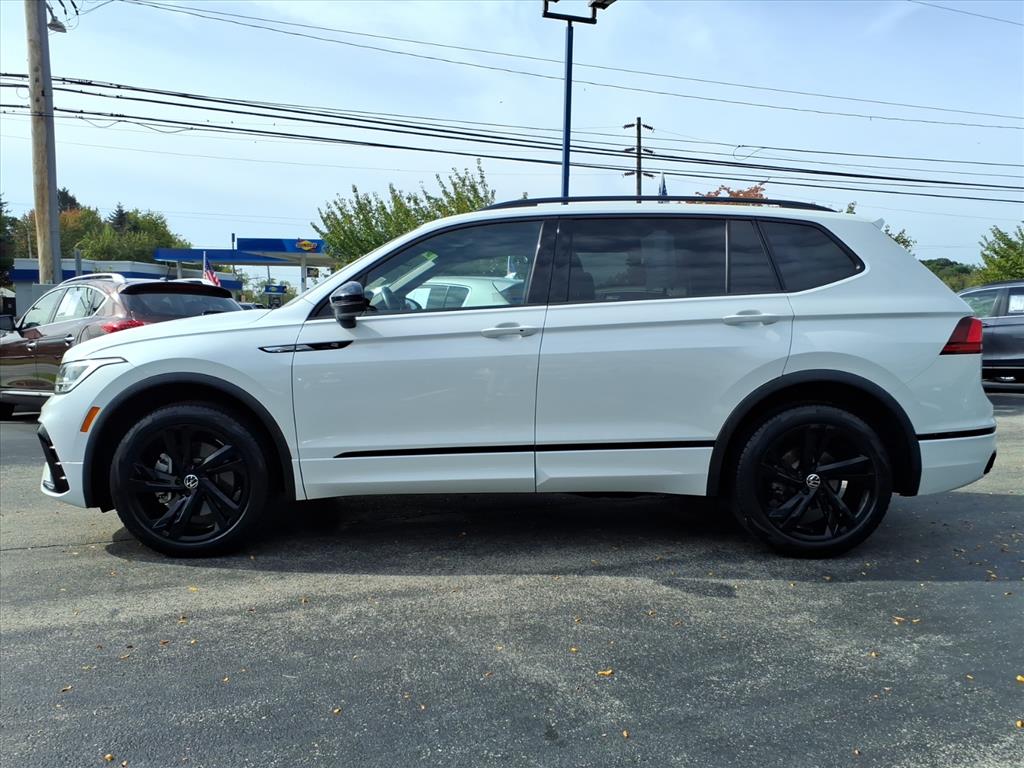 2024 Volkswagen Tiguan SE R-Line Black photo 4