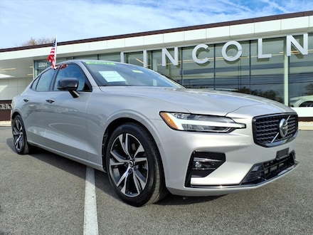 Pre-Owned 2024 Volvo S60 B5 Plus Dark Theme SEDAN in Broomall, PA