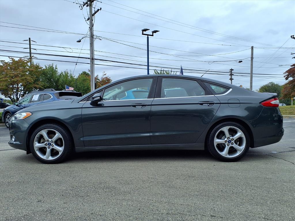 2015 Ford Fusion SE photo 4