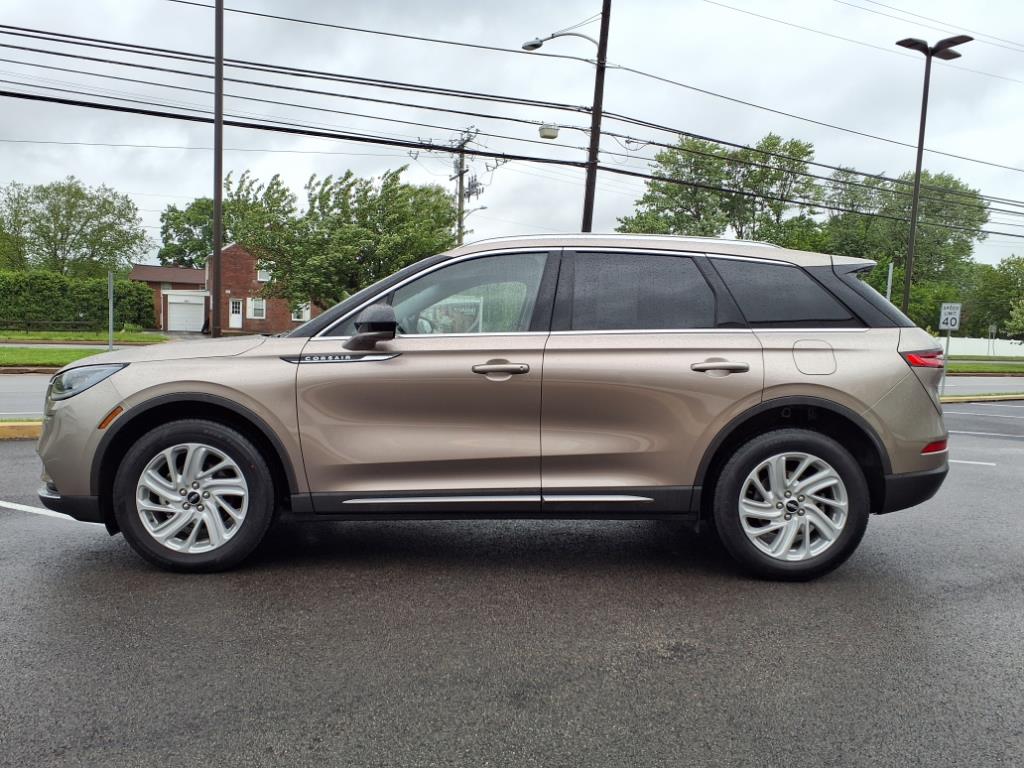 2021 Lincoln Corsair Standard photo 3
