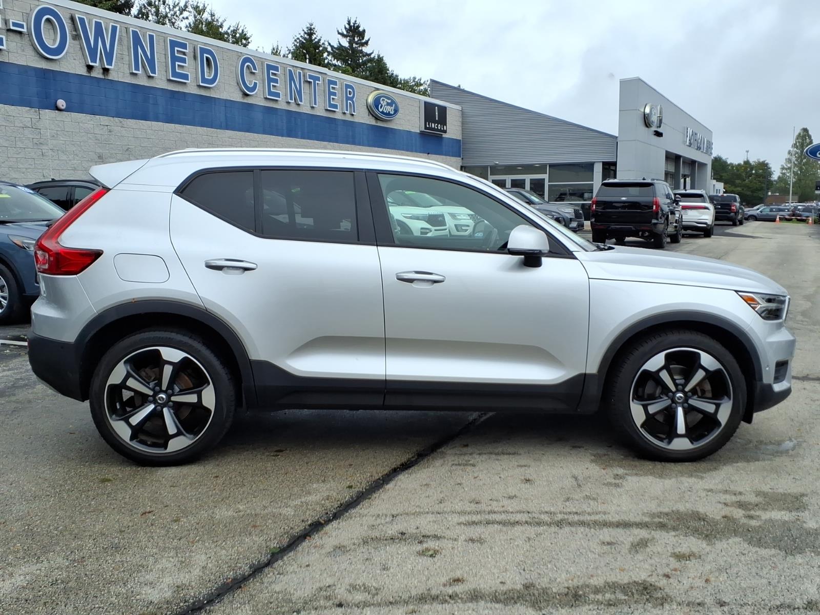 Certified 2019 Volvo XC40 Momentum with VIN YV4162UK8K2104394 for sale in Broomall, PA