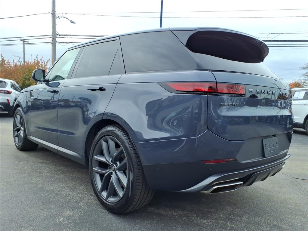 2024 Land Rover Range Rover Sport SE photo 2