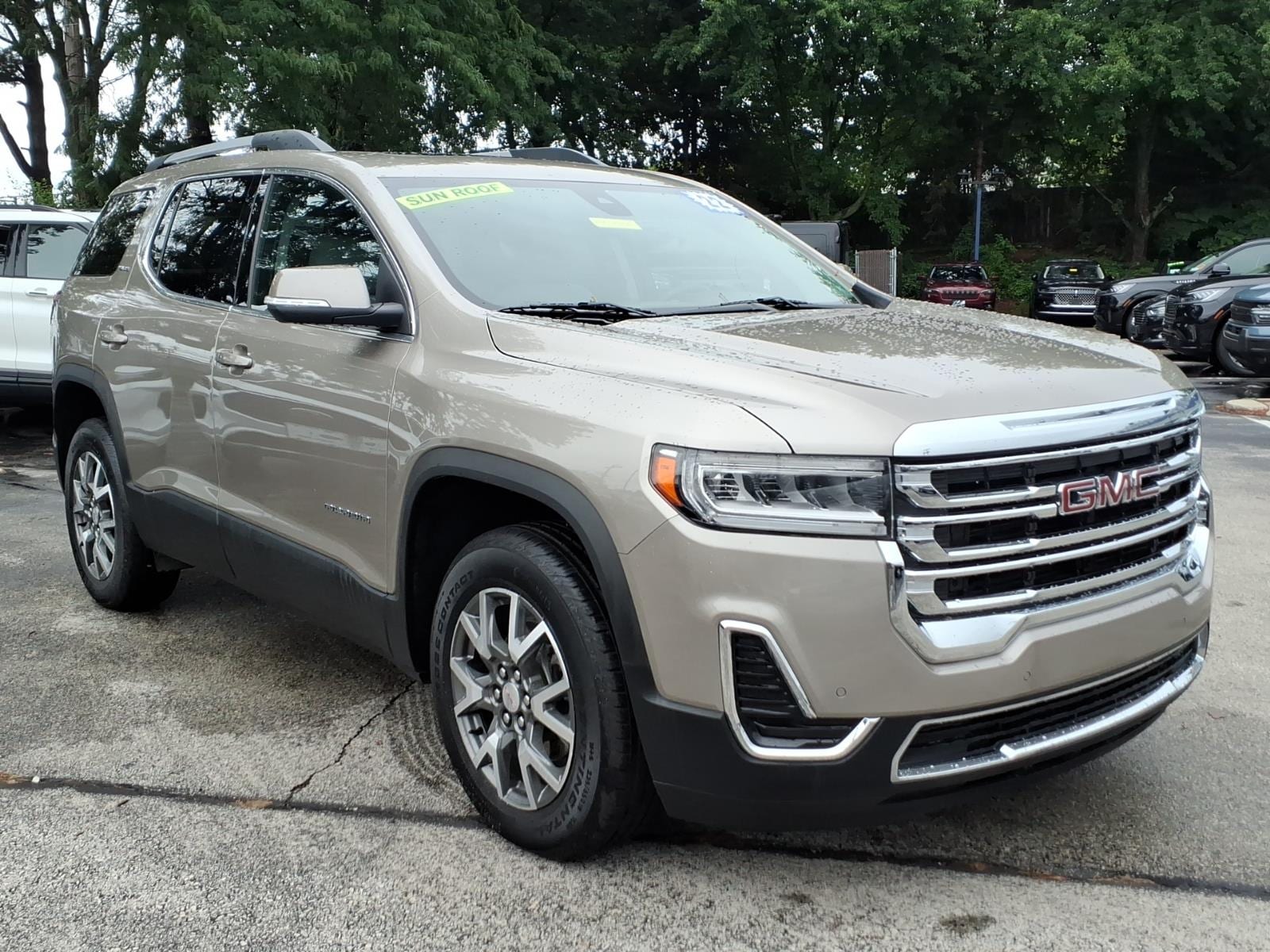 Light Stone Metallic 2022 GMC Acadia SUV / Crossover Four-Wheel Drive 9-Speed Automatic