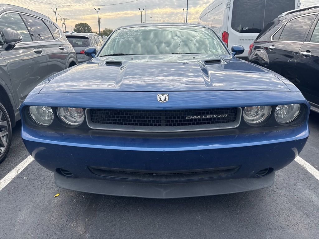 2010 Dodge Challenger SE photo 2