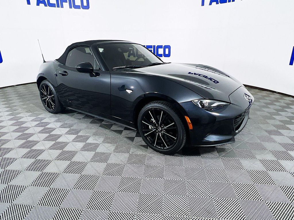 2024 Mazda MX-5 Miata Miata Grand Touring photo 2