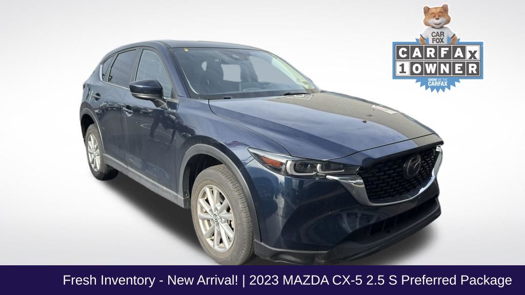 2023 Mazda CX-5 S Preferred package Auto AWD's photo
