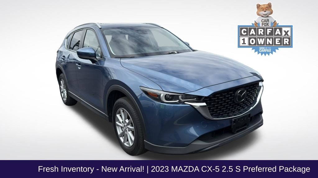 2023 Mazda CX-5 S Preferred package Auto AWD's photo