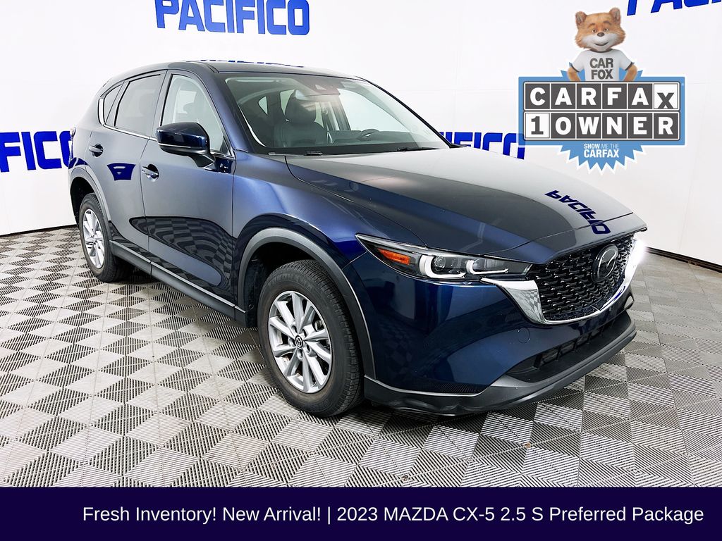 2023 Mazda CX-5 S Preferred package Auto AWD's photo