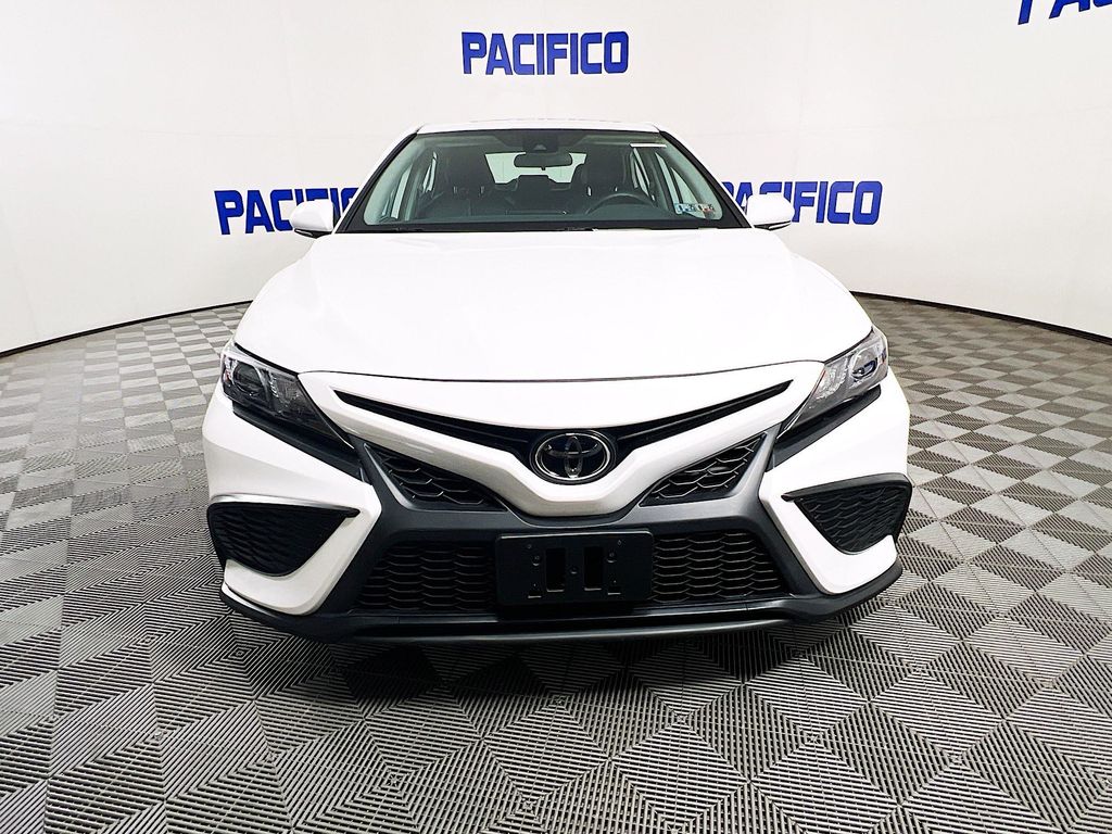2024 Toyota Camry SE photo 3