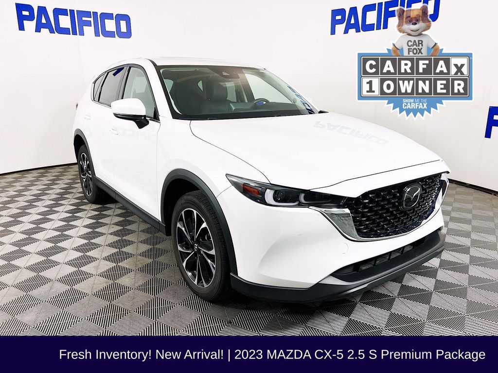 2023 Mazda CX-5 S Premium package