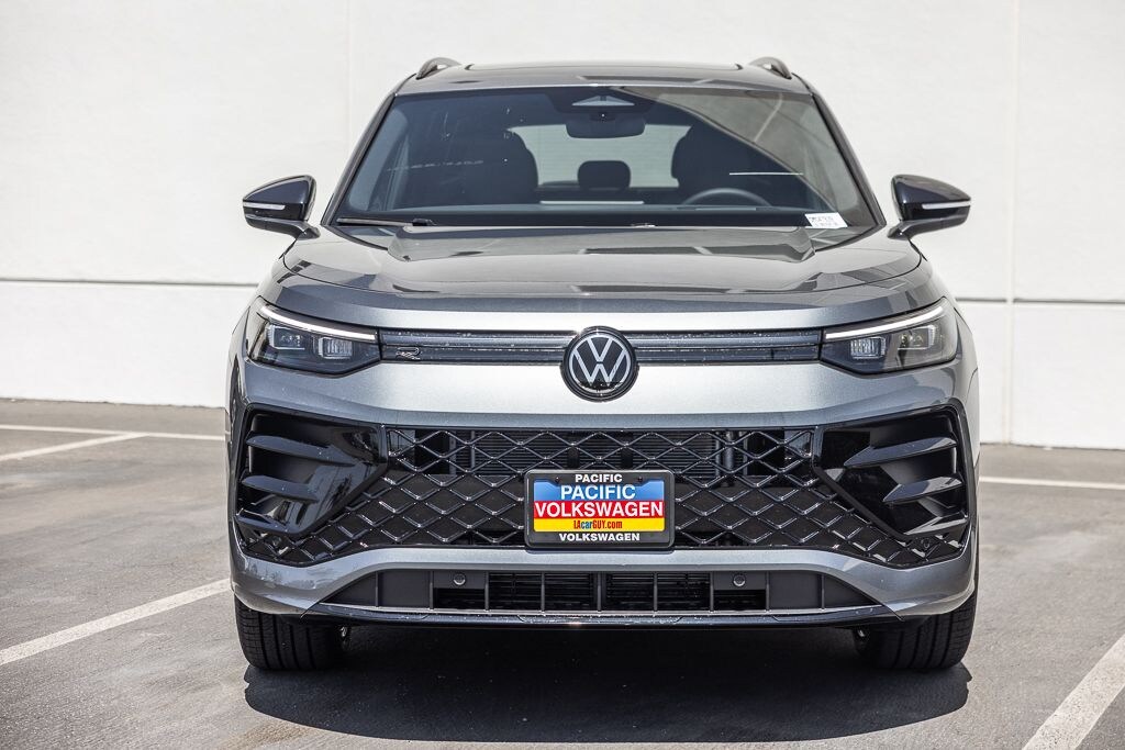 New 2026 Volkswagen Tiguan 2.0T SE R-Line Black SUV
