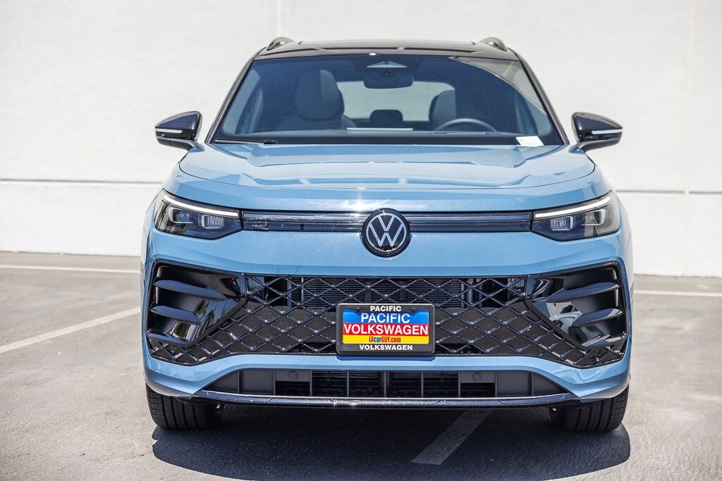New 2026 Volkswagen Tiguan 2.0T SE R-Line Black SUV