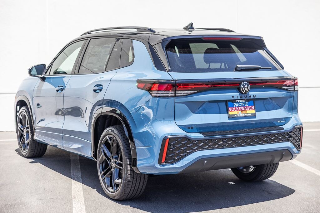 New 2026 Volkswagen Tiguan 2.0T SE R-Line Black SUV