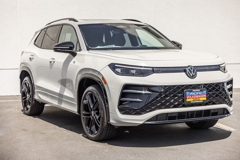 New 2026 Volkswagen Tiguan 2.0T SE R-Line Black SUV
