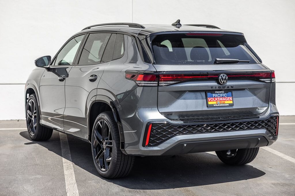 New 2026 Volkswagen Tiguan 2.0T SE R-Line Black SUV