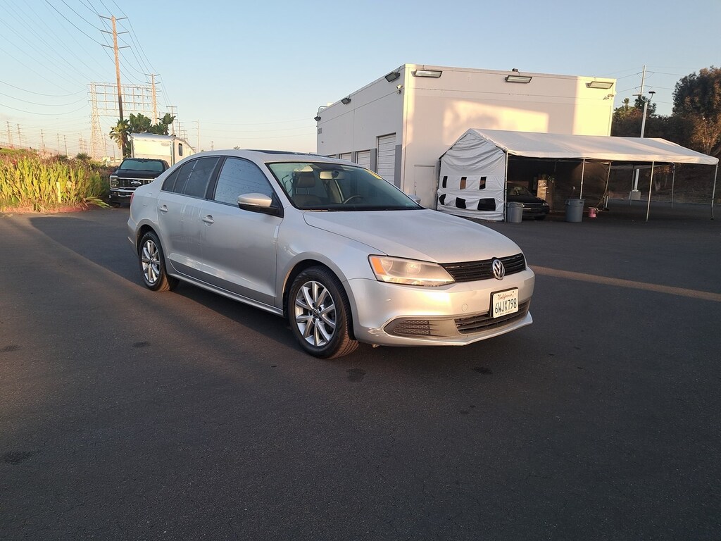 Used 2012 Volkswagen Jetta 2.5L SE Sedan