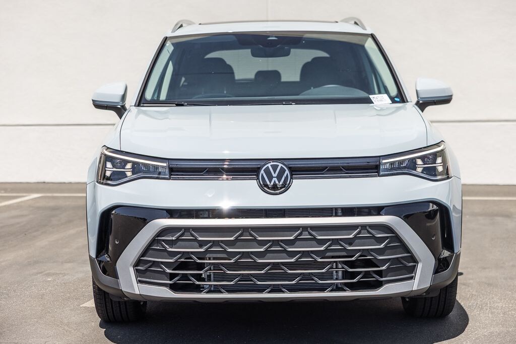 New 2026 Volkswagen Taos 1.5T SE SUV