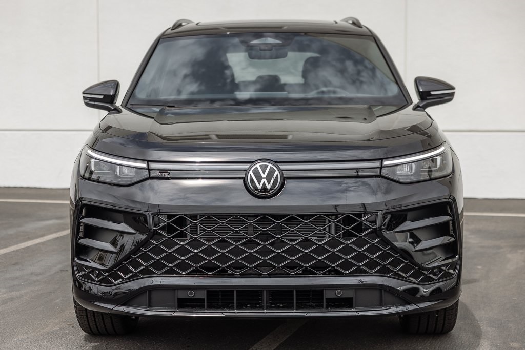 New 2026 Volkswagen Tiguan 2.0T SE R-Line Black SUV