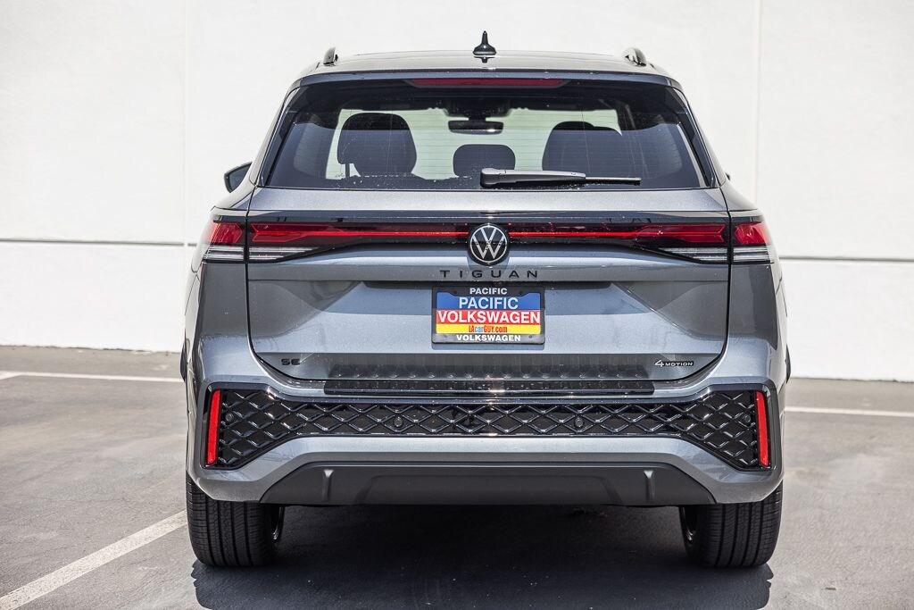 New 2026 Volkswagen Tiguan 2.0T SE R-Line Black SUV