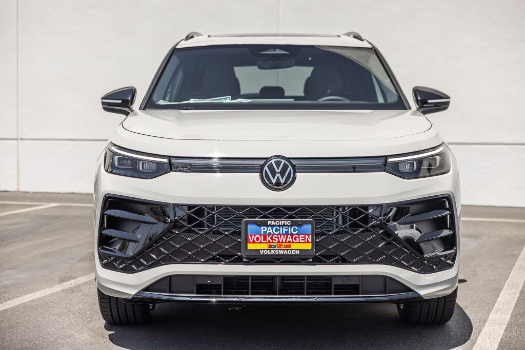 New 2026 Volkswagen Tiguan 2.0T SE R-Line Black SUV