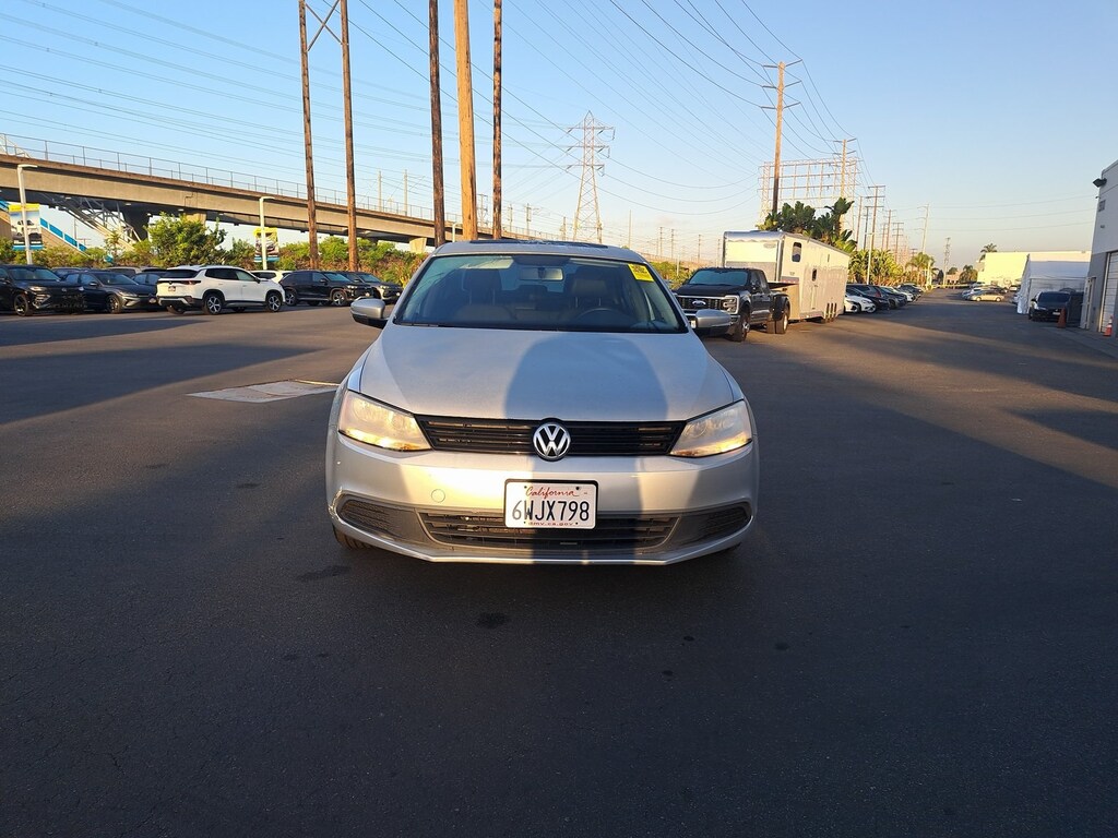 Used 2012 Volkswagen Jetta 2.5L SE Sedan