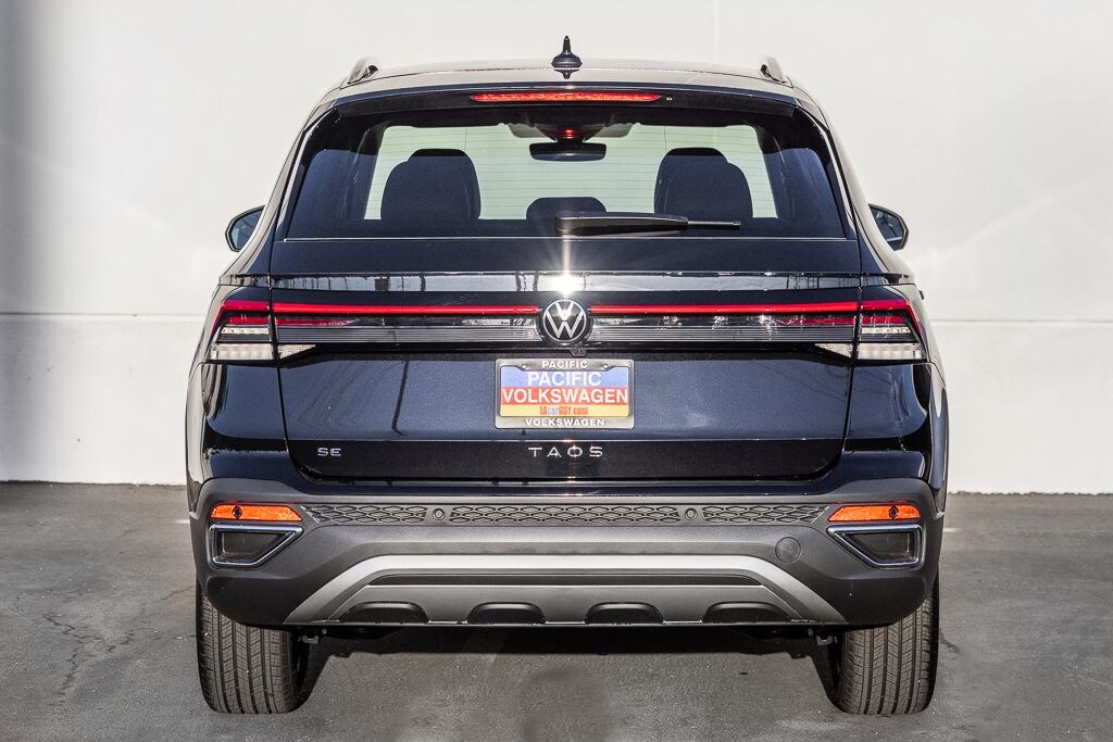 New 2026 Volkswagen Taos 1.5T SE SUV