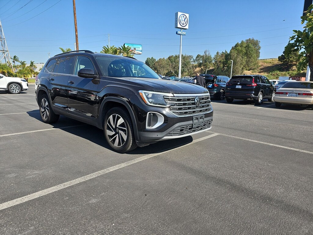 Used 2024 Volkswagen Atlas 2.0T SE w/Technology SUV