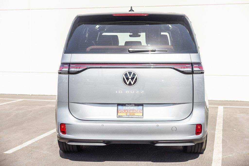 New 2025 Volkswagen ID. Buzz Pro S Minivan/Van