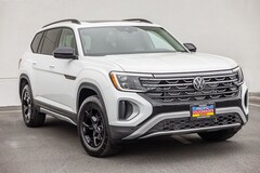 2025 Volkswagen Atlas 2.0T Peak Edition SUV