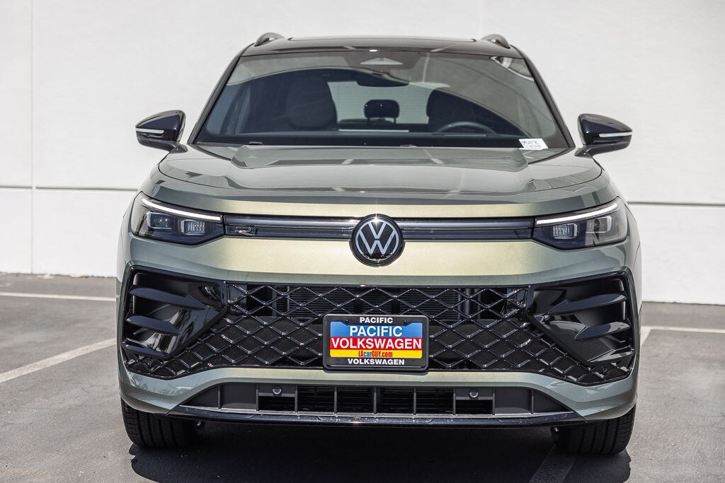New 2026 Volkswagen Tiguan 2.0T SE R-Line Black SUV